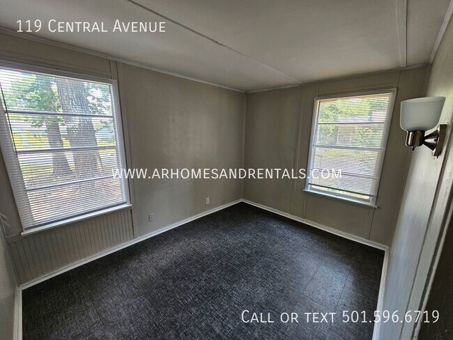 Foto del edificio - 119 Central Ave