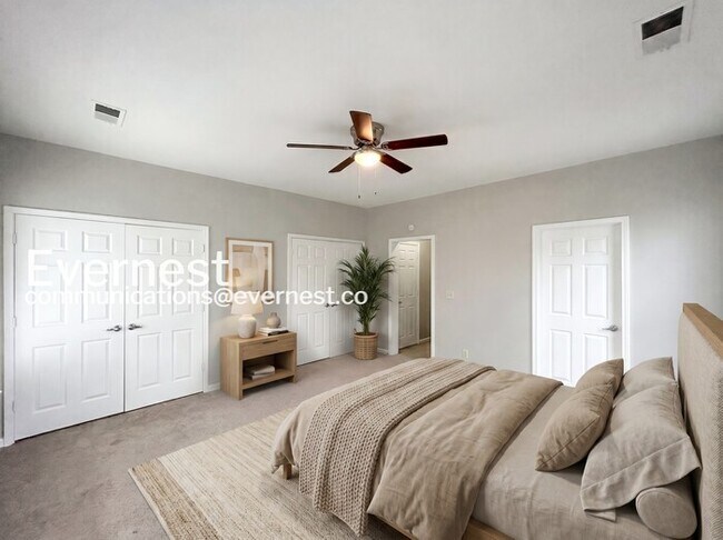 Foto del edificio - 3 Bed/2.5 Bath Home with Fenced Yard & Garage / Pet-Friendly / Available Now!