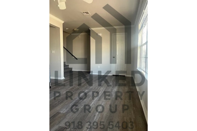 Building Photo - 1718 E 67th Pl