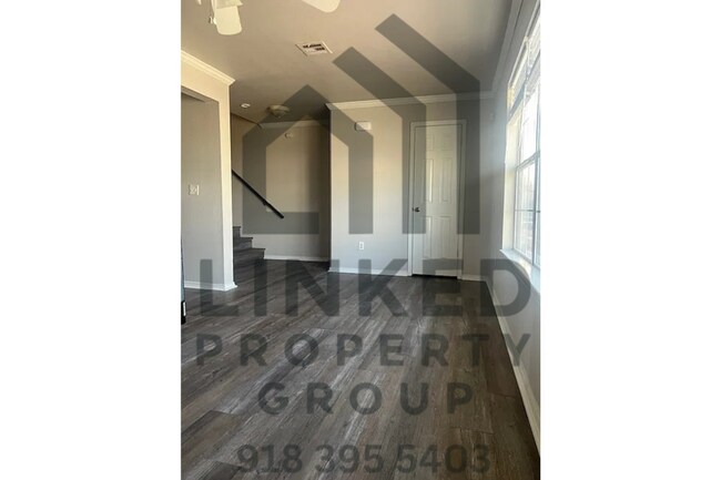 Foto del edificio - 1718 E 67th Pl