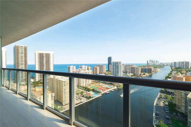 Foto del edificio - 2602 E Hallandale Beach Blvd