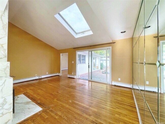 Building Photo - 147 Southwood Cir