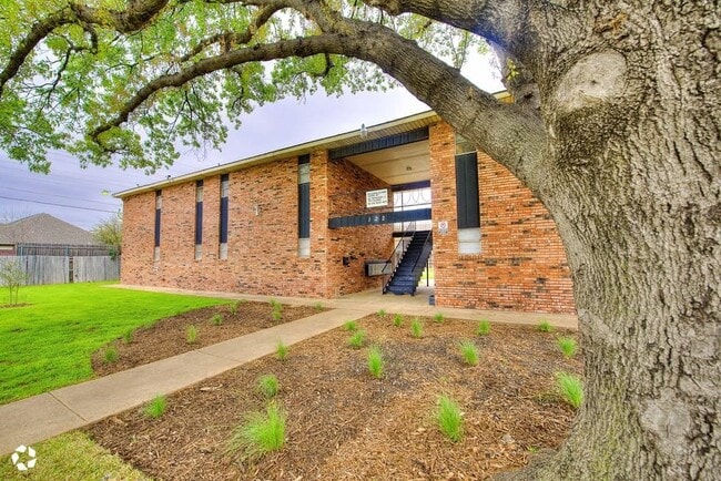 Building Photo - 122 Harmon Rd