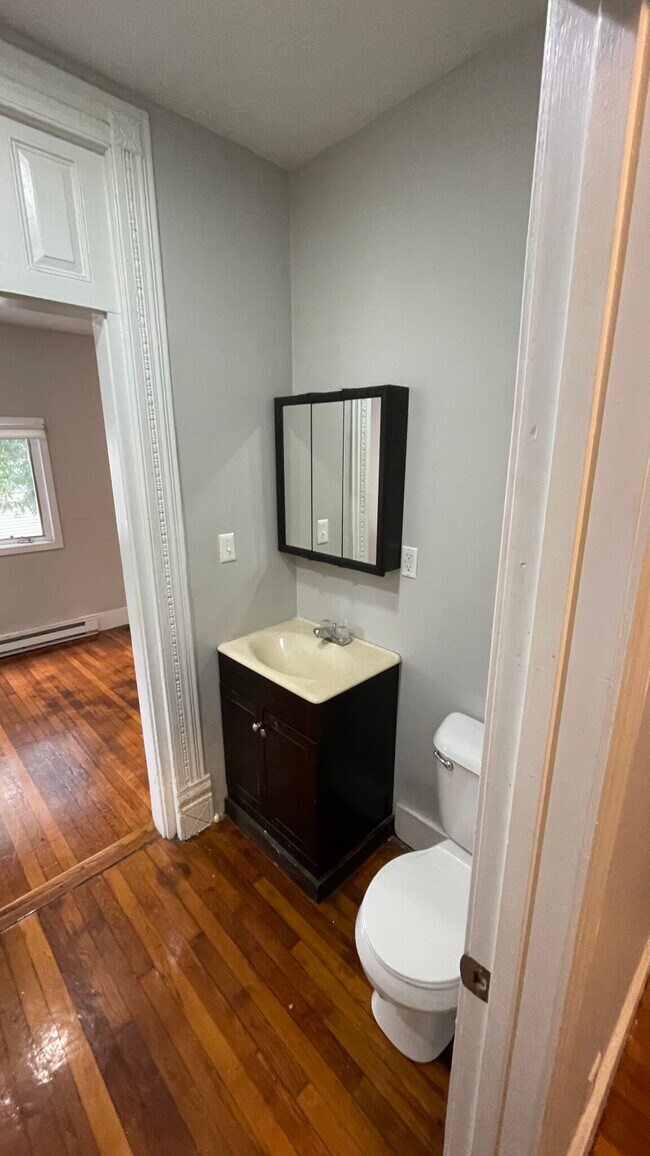 Building Photo - 194 Fairmount Ave