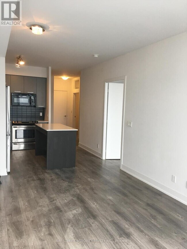 Photo du bâtiment - 9471-9471 Yonge St