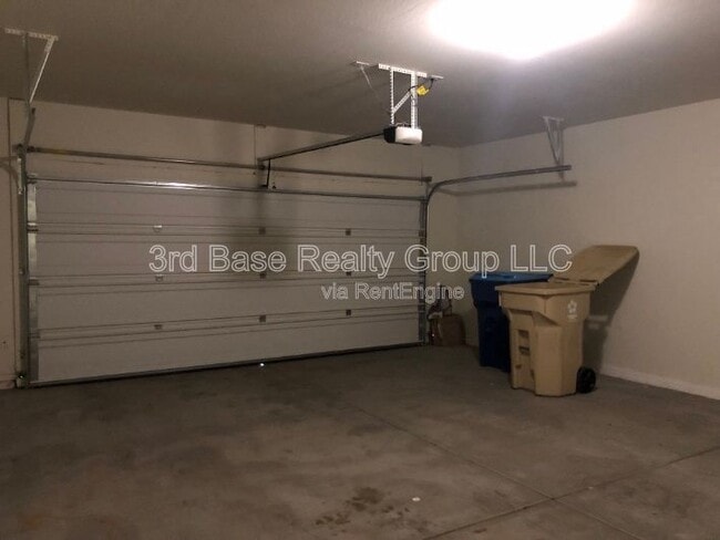 Building Photo - 29916 W Mulberry Dr