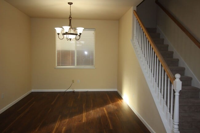 Foto del edificio - Spacious Home in SW Santa Rosa