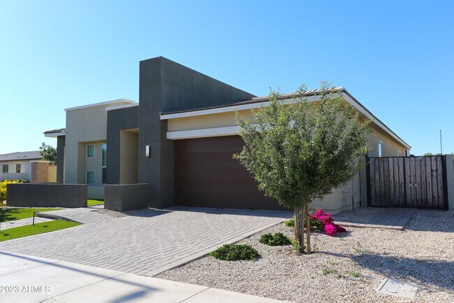 Building Photo - 1201 E Cherrywood Pl
