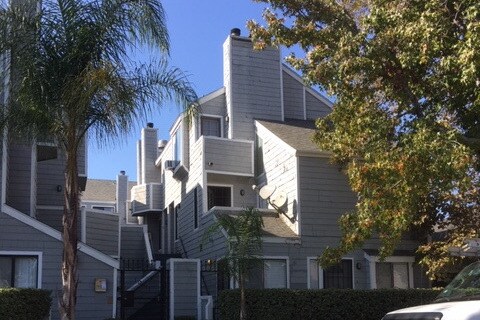 Building Photo - 1051 Newport Ave