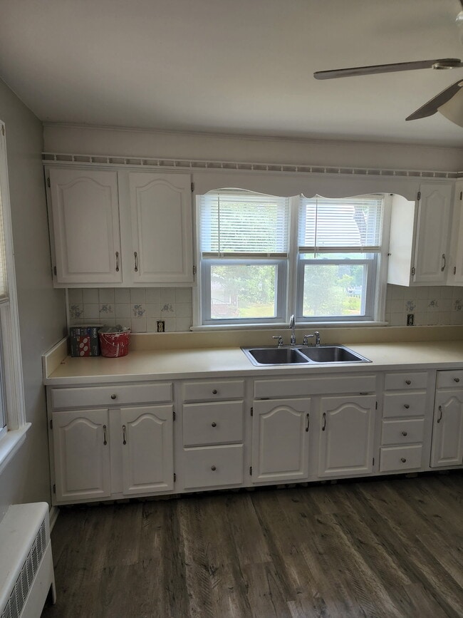 Kitchen - 62 Pollock Rd