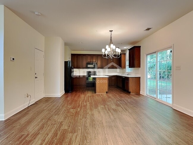 Foto del edificio - 14820 Havasu St