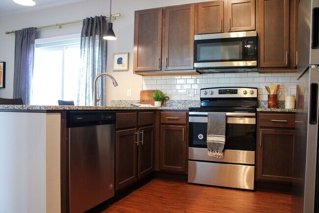 Foto del edificio - 3211 Redhawk St