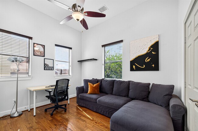 Foto del edificio - 4510 Inker St