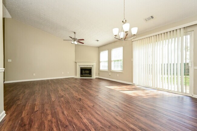 Building Photo - 1180 Eatonton Way
