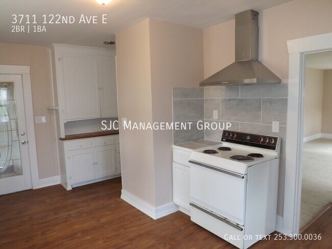 Building Photo - 2 Bedroom 1 bath home for rent in Edgewood