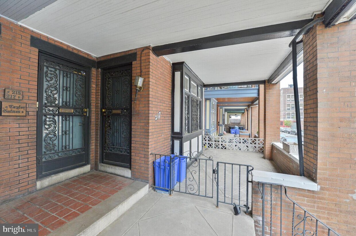 Primary Photo - 217 S 47th St