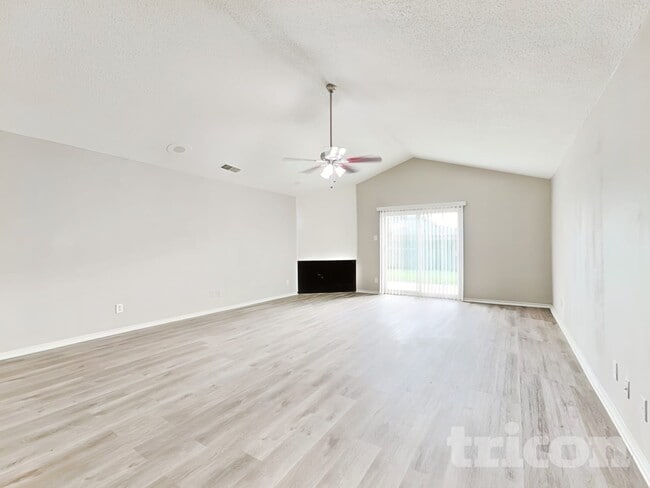 Building Photo - 1142 Shadyglen Cir