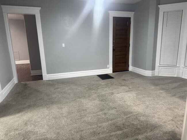 Building Photo - 202-204 Central Ave