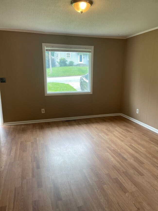 Foto del edificio - 2 Bedroom Home Convenient to Bennett Colle...