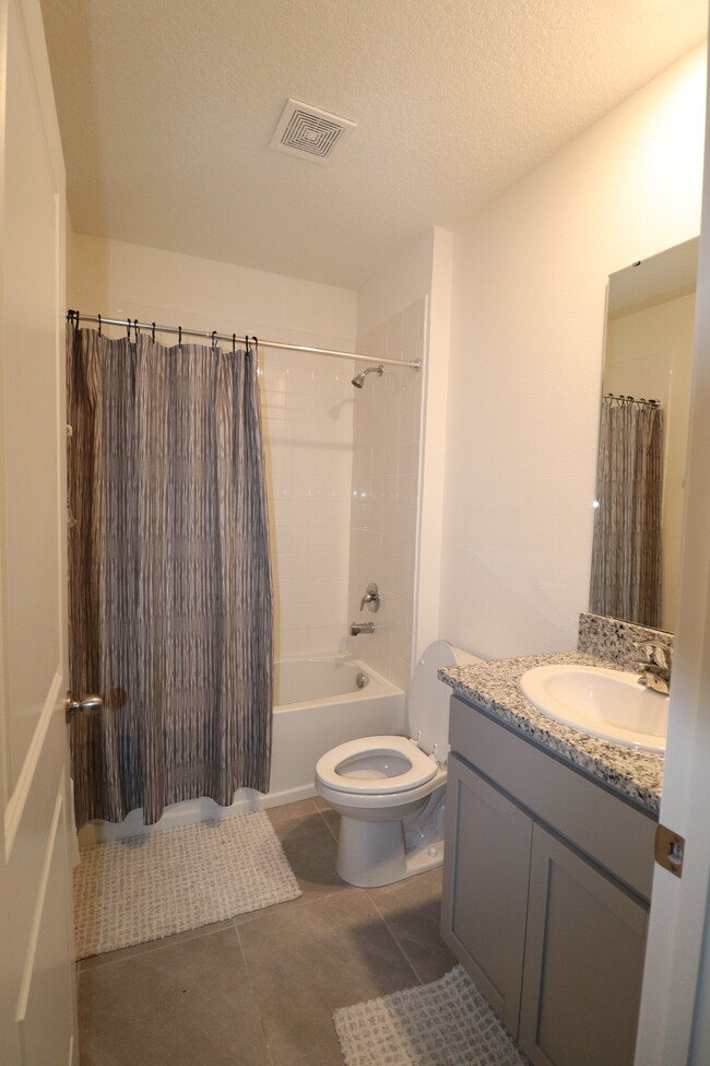 Building Photo - 8341 Ender Hls Dr