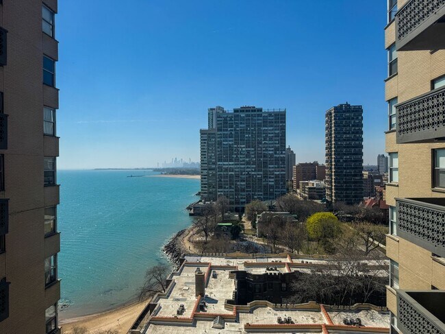 Foto del edificio - 6301 N Sheridan Rd