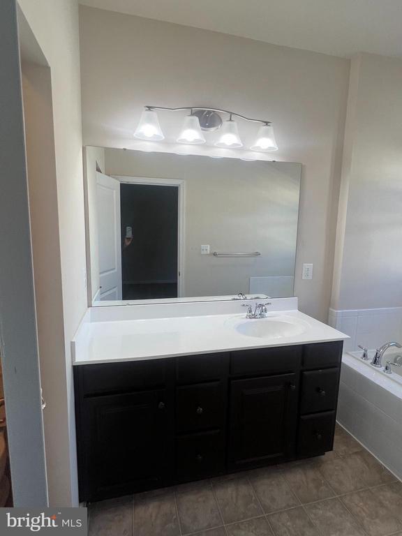 Building Photo - 9447 Paragon Ct