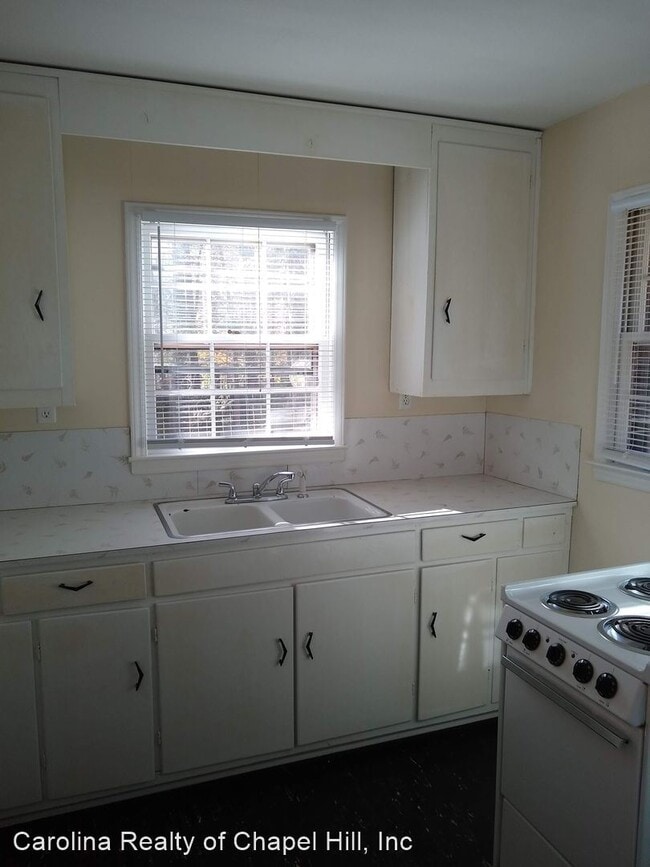 Building Photo - 2 br, 1 bath House - 102 Daphne Court