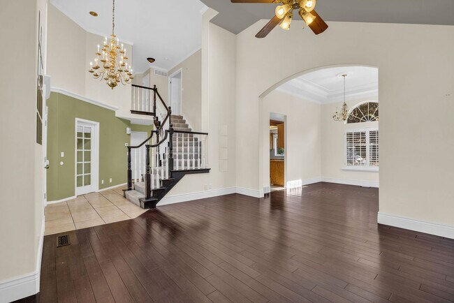 Foto del edificio - Spacious 5 Bedroom Home in Great Neighborhood in Layton!