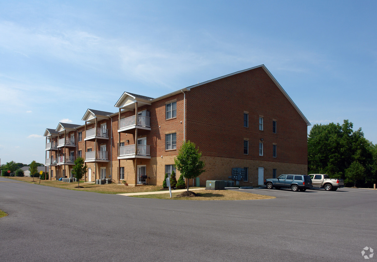 Foto principal - Springfield Farms Apartments