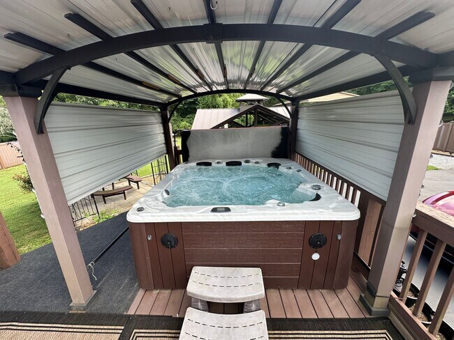 Building Photo - FOR LEASE- FULLY FURNISHED, SINGLE-FAMILY HOME IN NORTH MJ!