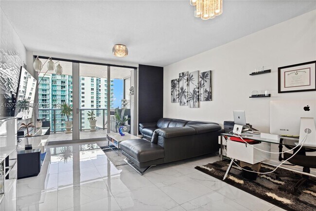Foto del edificio - 488 NE 18th St