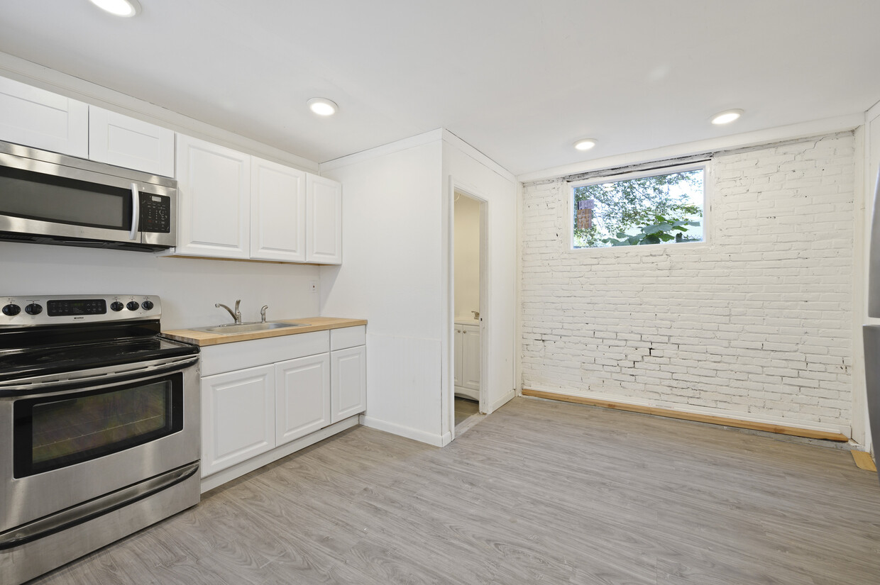 Primary Photo - 42 E Rittenhouse St