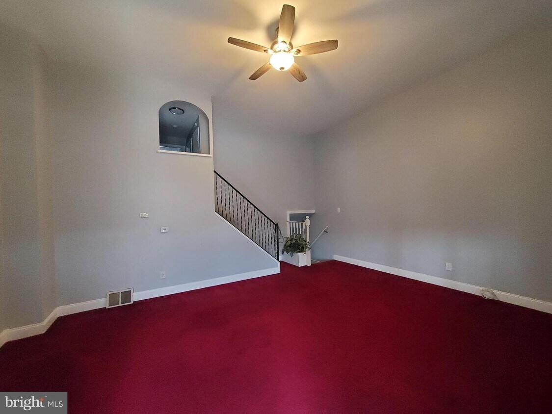 1586 Summit St, Linwood, PA 19061 Townhouse for Rent in Linwood, PA