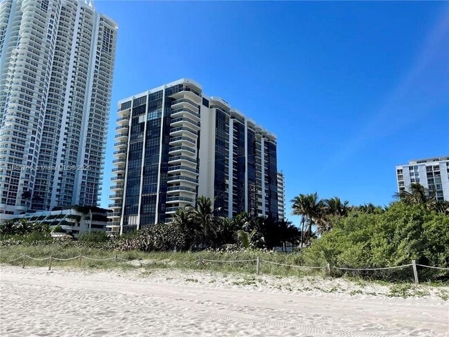 Building Photo - 6423 Collins Ave