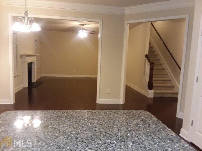 Building Photo - 99 Gloster Park Ct