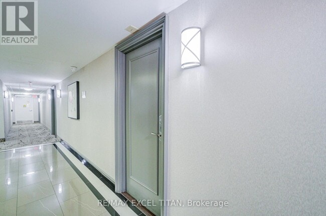 Photo du bâtiment - 455-455 Rosewell Ave