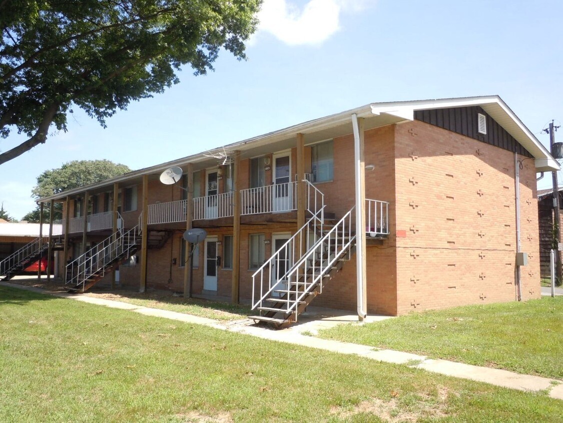 Foto principal - 623 St Louis Rd