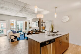 Building Photo - Cadence Union Station