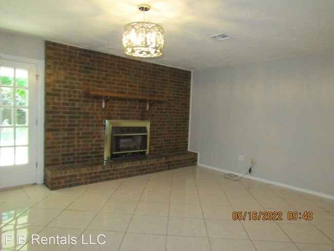Building Photo - 4 br, 2.5 bath House - 7913 NW Mickelgate ...