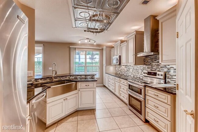 Building Photo - 4 br, 3 bath House - 2803 Eagle Lake Dr UNIT