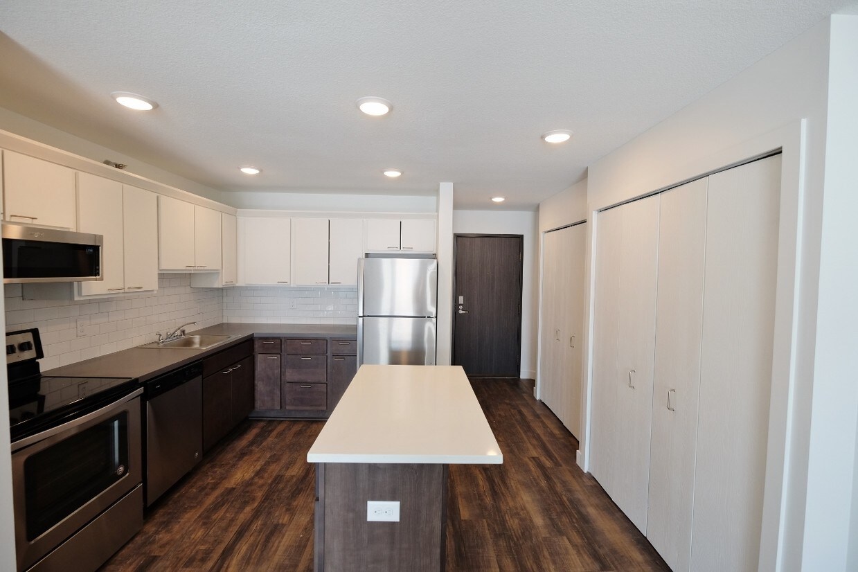 The Markham Apartments Saint Paul, MN