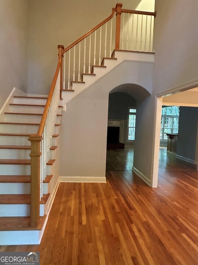 Building Photo - 100 Red Oak Trail