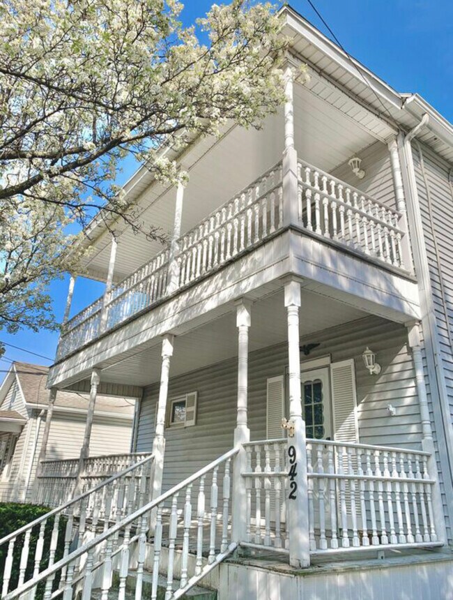 Foto del edificio - 942 W 2nd St