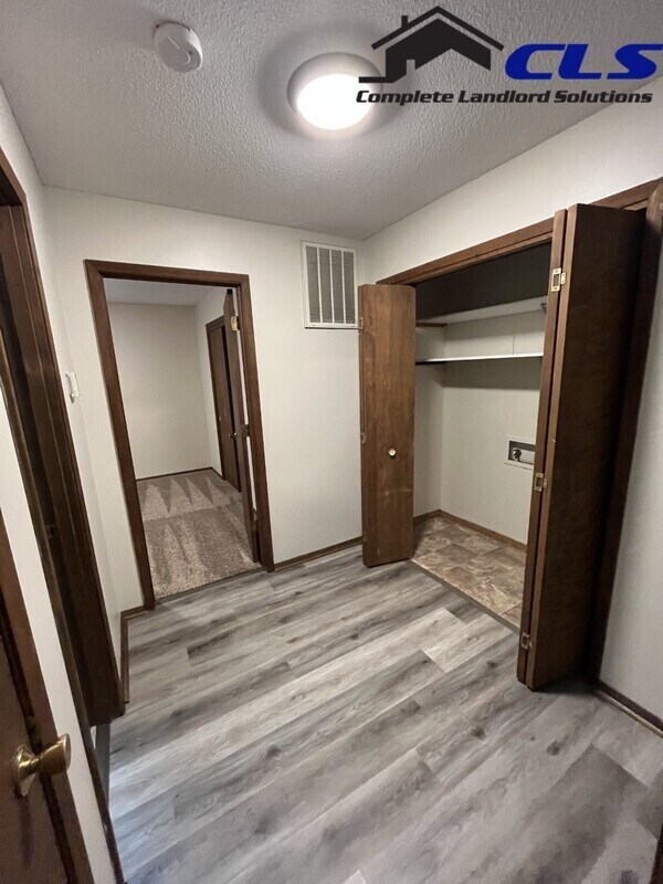 Foto del edificio - 4296 S Kian St