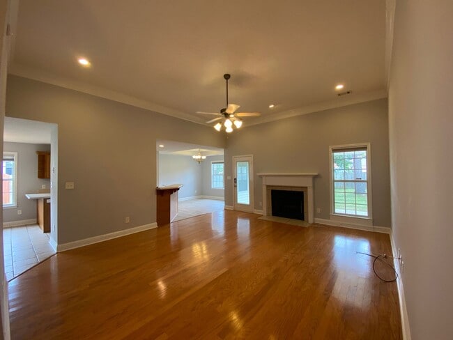 Building Photo - 205 Drayton Ct