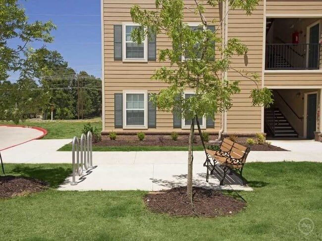 Building Photo - Trailside Place