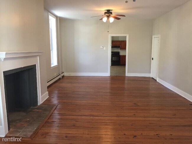 Building Photo - 4 br, 2 bath Townhome - 39 East High St.