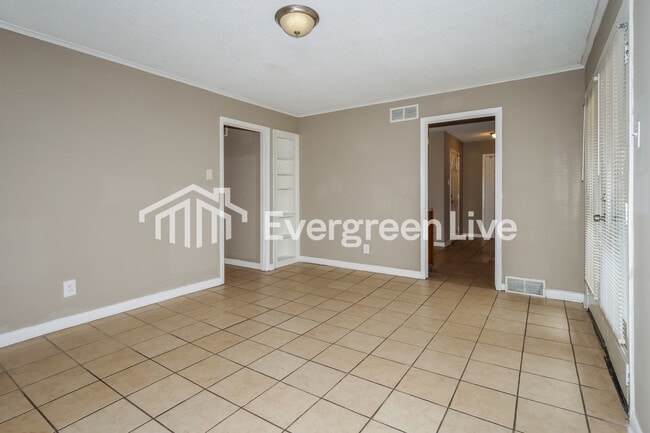 Building Photo - 3070 Magevney St