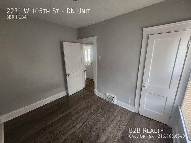 Building Photo - Charming 3-Bedroom Property in Prime Location