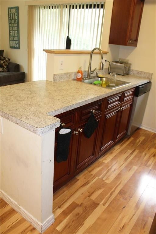 Foto del edificio - 568 Eastbrooke Ln